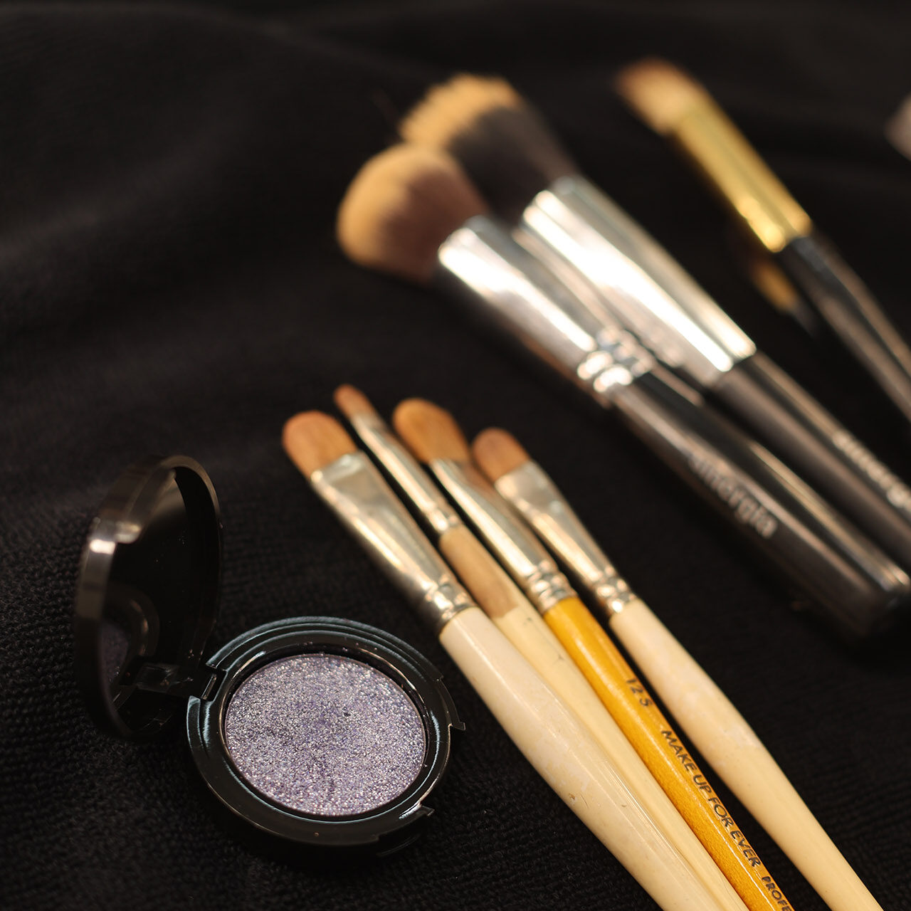 CM Estilistes - El teu kit de maquillatge personalitzat